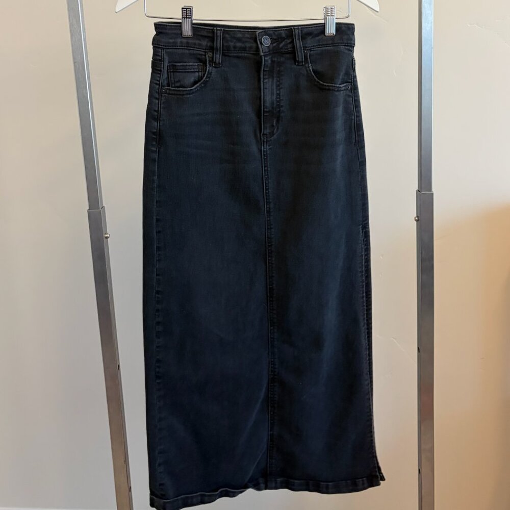 Hidden Maxi Demin Black Skirt